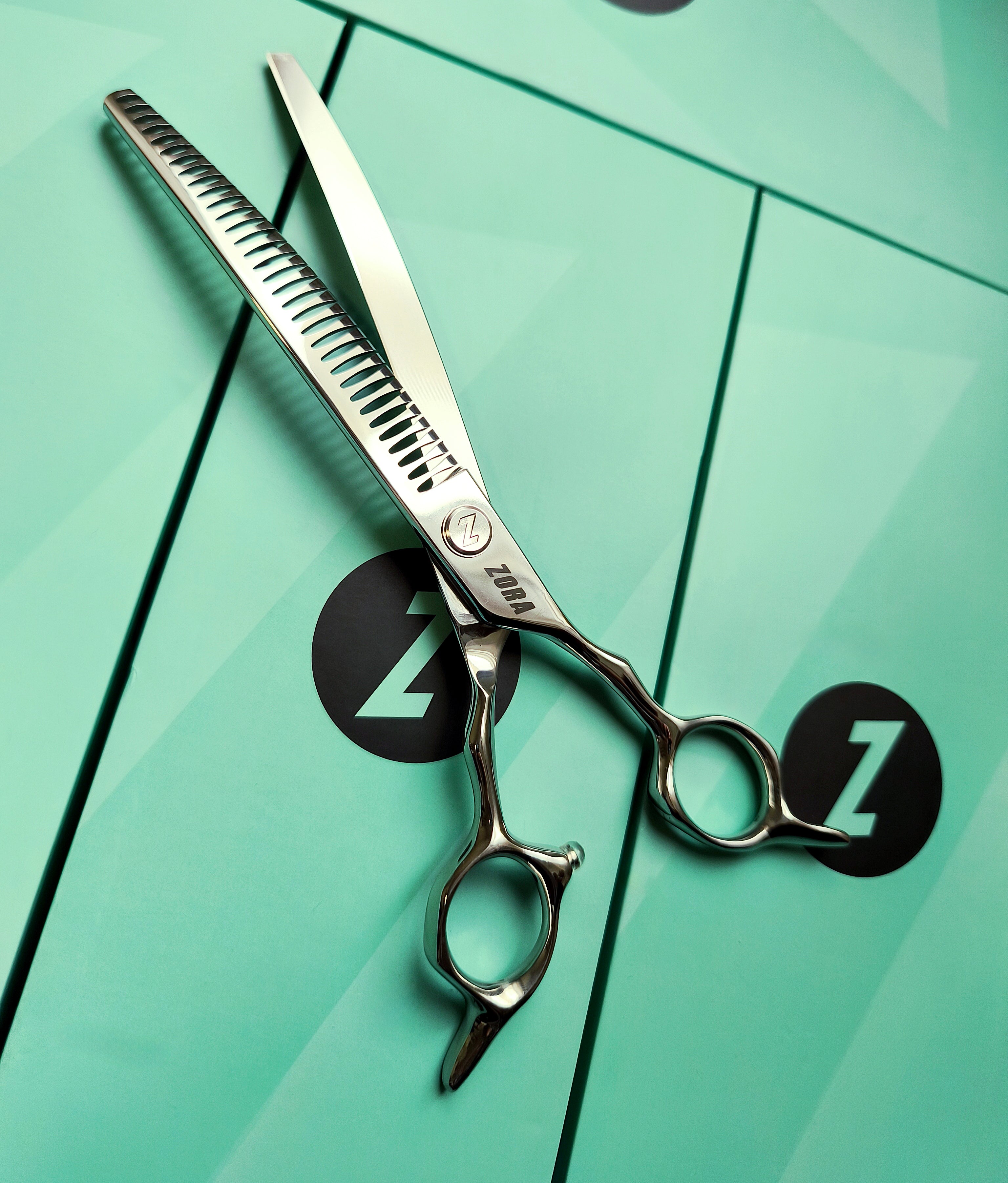 Curved Blending Shear for Dogs & Cats